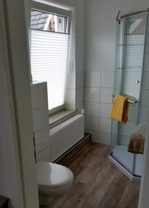 Zimmer renoviert Dusche, Telefon, TV, WLAN, Hotel Stückers Wilster